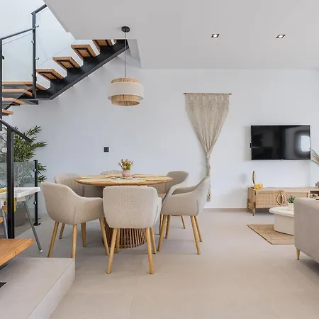 Nica Villa *